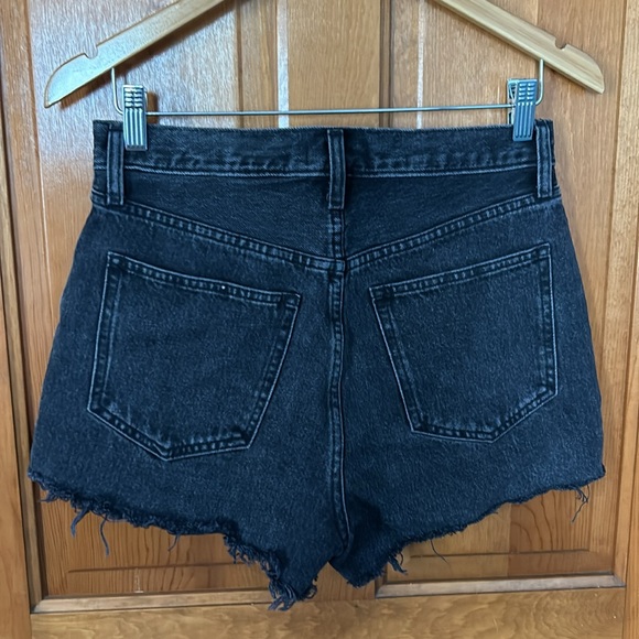 A&F High Rise 4” Short - Picture 3 of 5